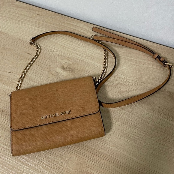 Michael Kors Chainlink Strap Wallet - Picture 1 of 7